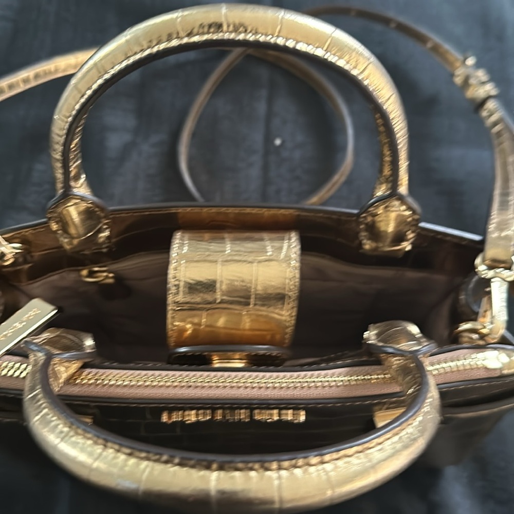 Women’s Handbag - Picture 7 of 10